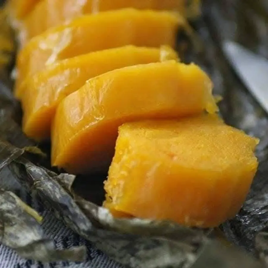 Palm-oil cassava loaf