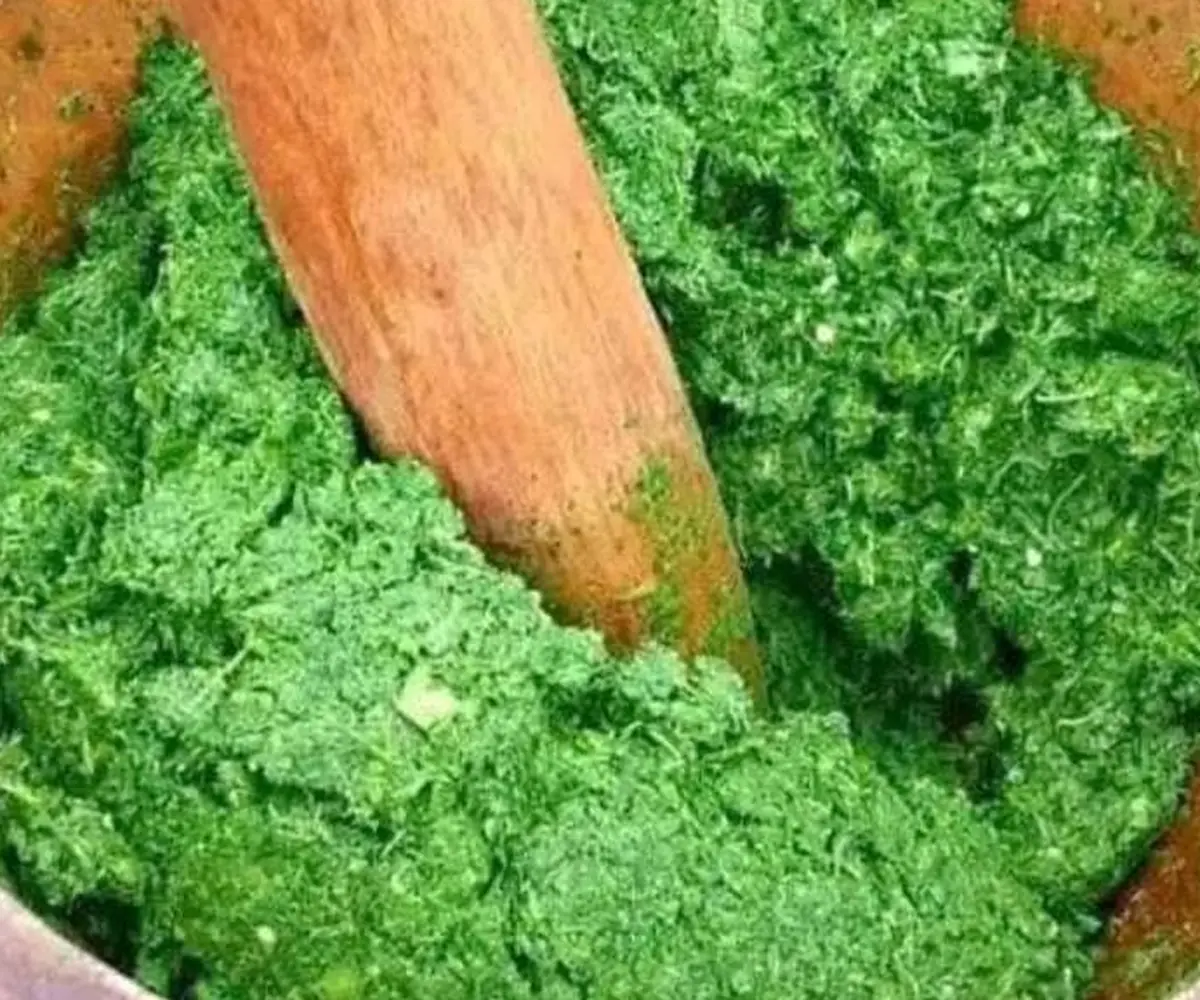 Feuilles de manioc pilées